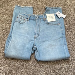 Abercrombie Curve Love Ultra High Rise Ankle Straight destructed Jeans